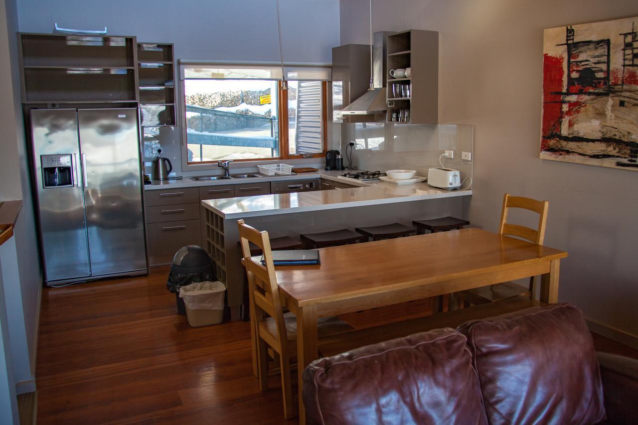 Outside Edge Apartment Mount Hotham Exterior foto